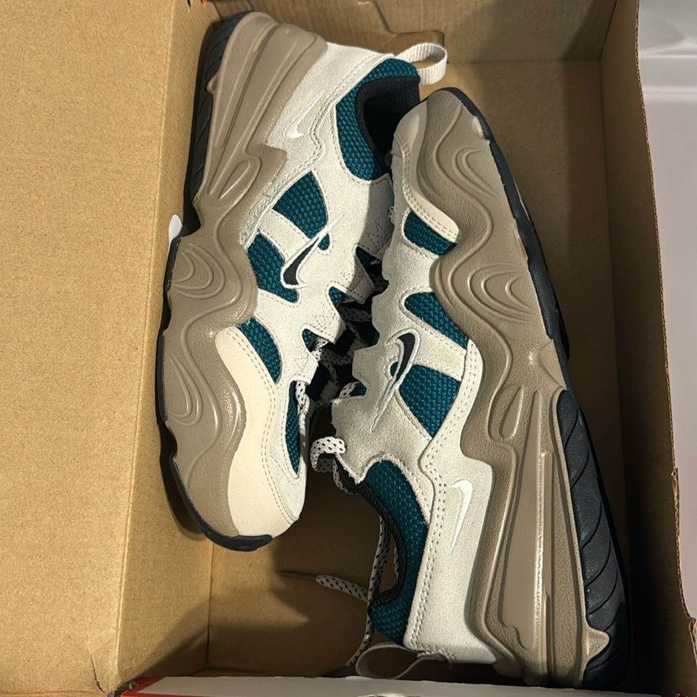 Nike Tech Hera